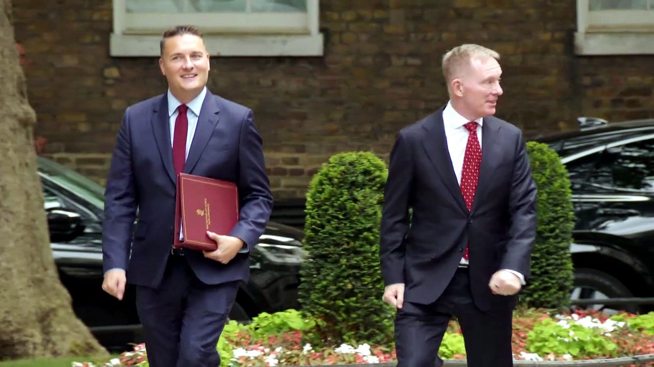 Ministers attend Burnham's first Cabinet meeting