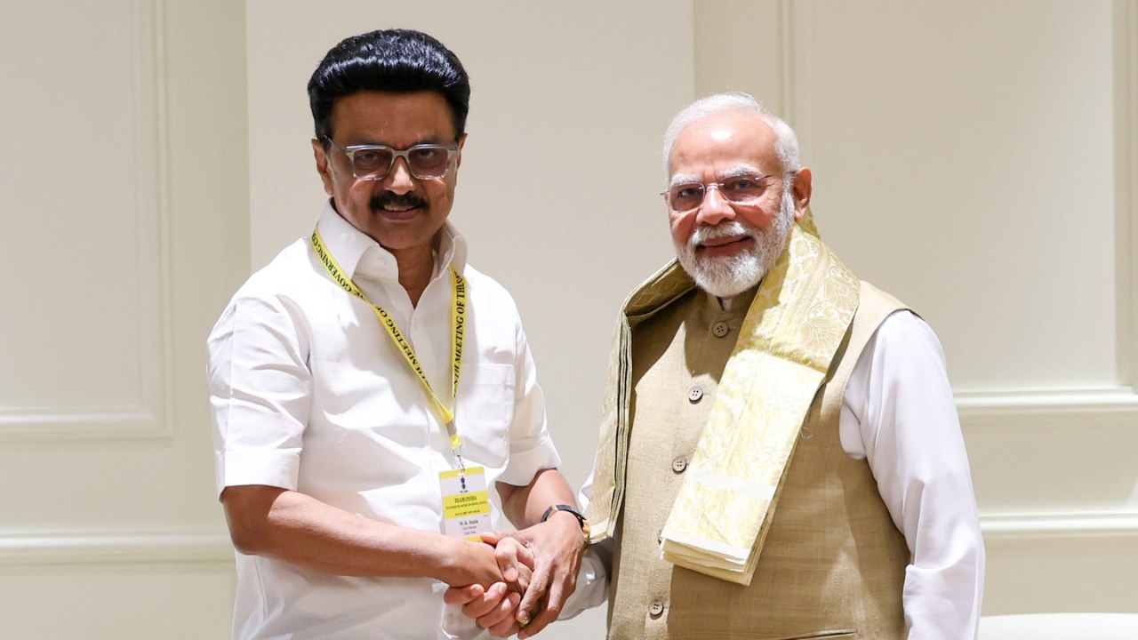ಸಂಸತ್ ಮುಂಗಾರು ಅಧಿವೇಶನದಲ್ಲಿ ವಿಪಕ್ಷಗಳಿಗೆ ಬಿಗ್ ಶಾಕ್..! ಕ್ಷೇತ್ರ ಮರುವಿಂಗಡಣೆ ಬಿಲ್​ಗೆ ಬೆಂಬಲಿಸಲು ಮುಂದಾದ ಡಿಎಂಕೆ