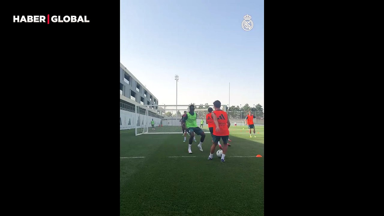 Arda Güler'in müthiş golünü takım arkadaşları ayakta alkışladı