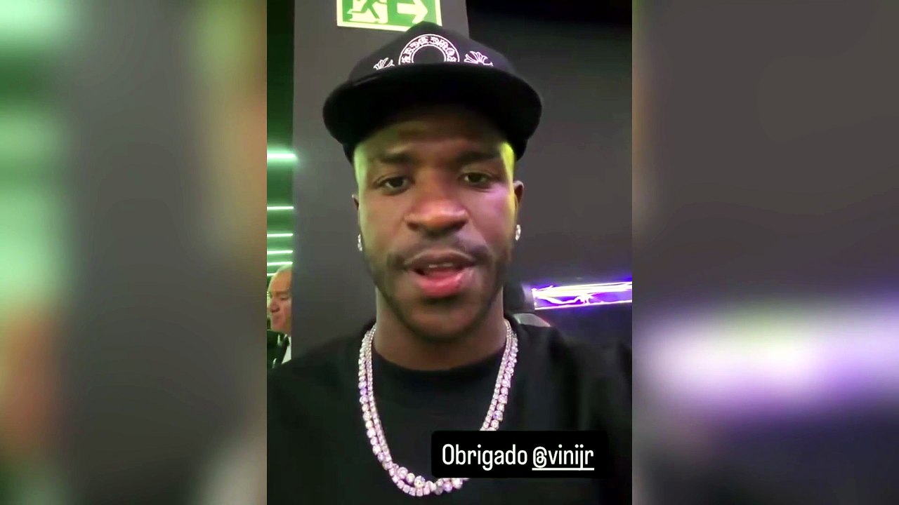 VIDEO / Vinicius Jr è irriconoscibile dopo l'operazione di armonizzazione facciale