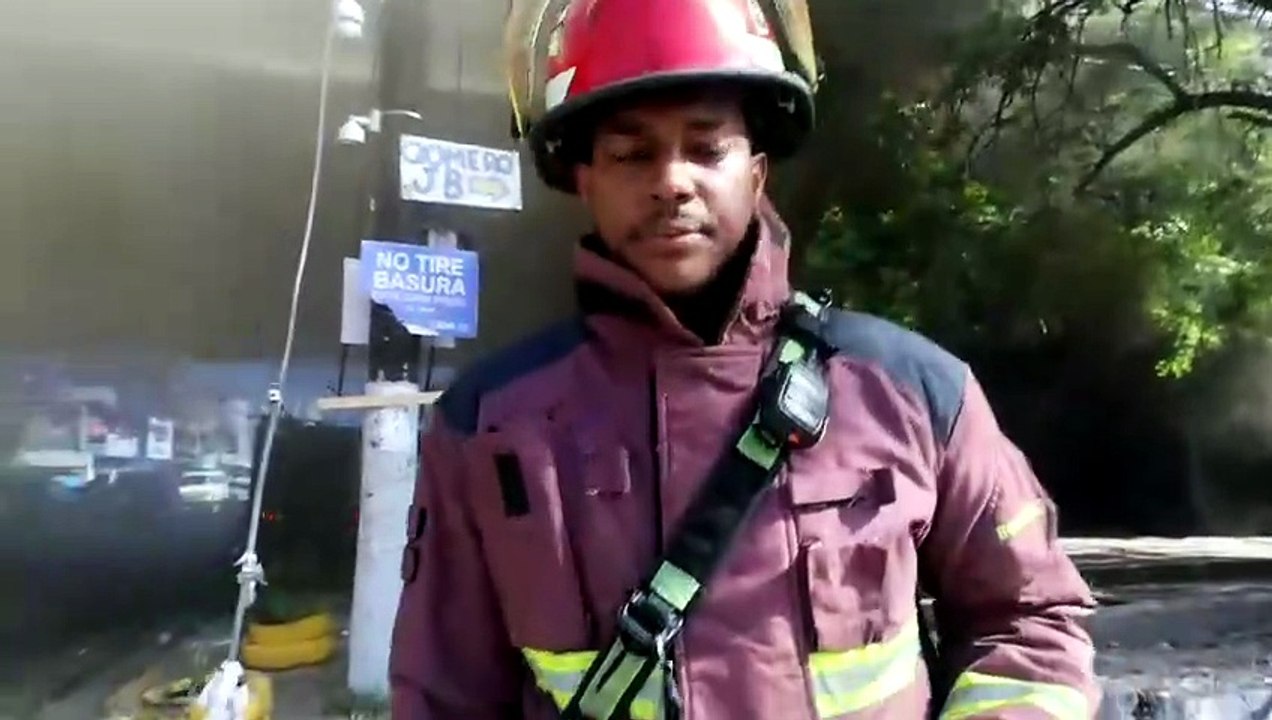 Incendio consume tienda de muebles en Villa Consuelo