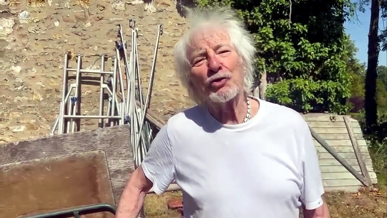 Hugues Aufray furieux après des rumeurs qui circulent sur sa santé ... et même sa mort! : “Mais vous êtes malade ?! Arrêtez de dire des conneries" - VIDEO