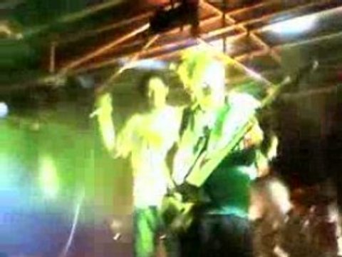 Black Domina - Metro boulot dodo