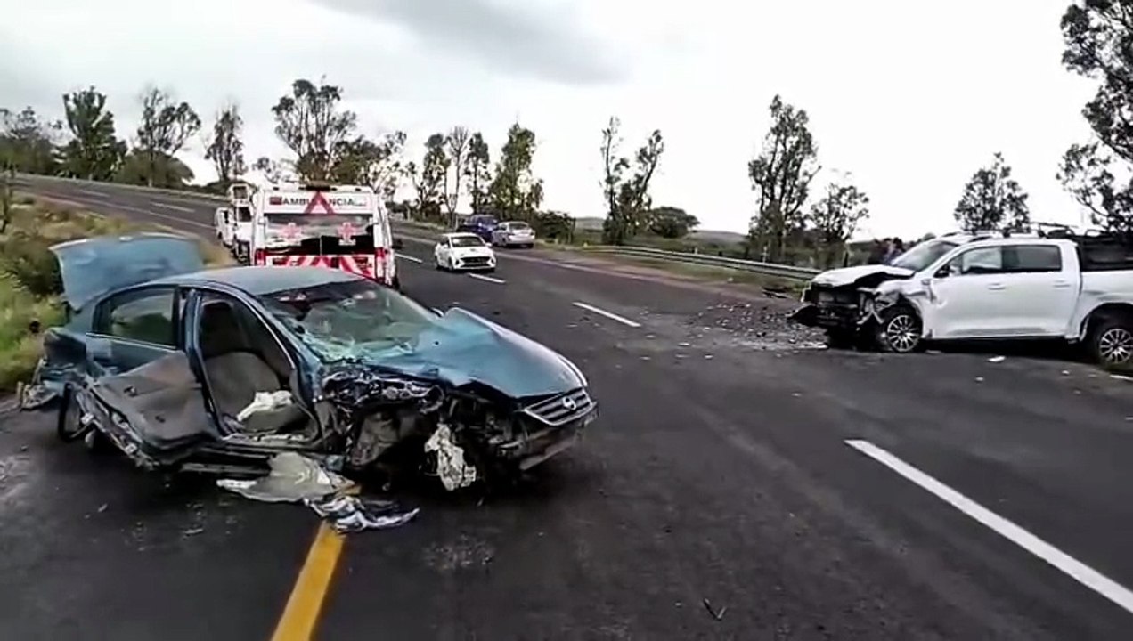 Choque frontal en la carretera libre #Durango - Mazatlán