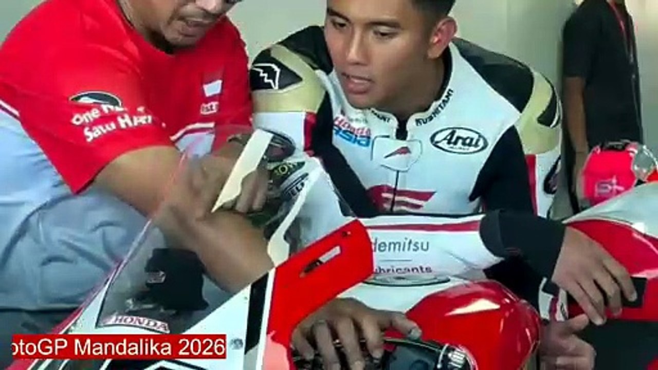 Veda Pratama dan Mario AJi es private di Mandalika dengan CBR600RR