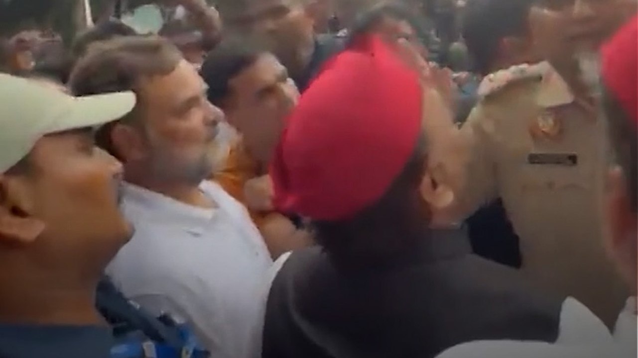 अखिलेश की गिरफ्तारी के बाद सपा में हलचल, कई वरिष्ठ नेता पुलिस हिरासत में