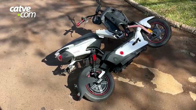 Adolescente de 16 anos fica ferido em acidente entre moto elétrica e carro em Cascavel