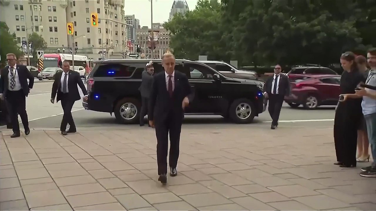 Mark Carney REVEALS key conversation with TRUMP after latest Canada TARIFF THREAT