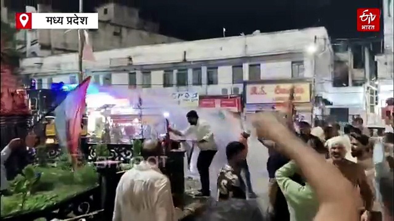 मध्य प्रदेश के कई शहरों में सड़कों पर कांग्रेसी, राहुल गांधी के रिहाई की मांग