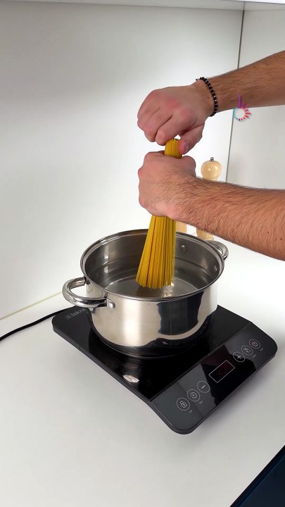 Let's boil spaghetti with this trick🍝