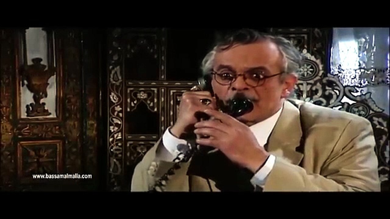 باب الحارة ـ الرجال عم يخبرو مأمون بيك بأنو أبو عصام عايش وهنن ما بيعرفو بأنو هو يلي معذبو كل هالس