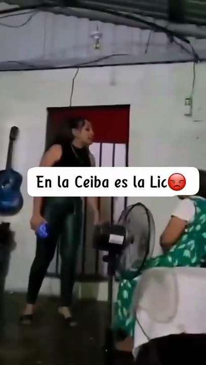 Captan a hija maltratando a su propia madre en...