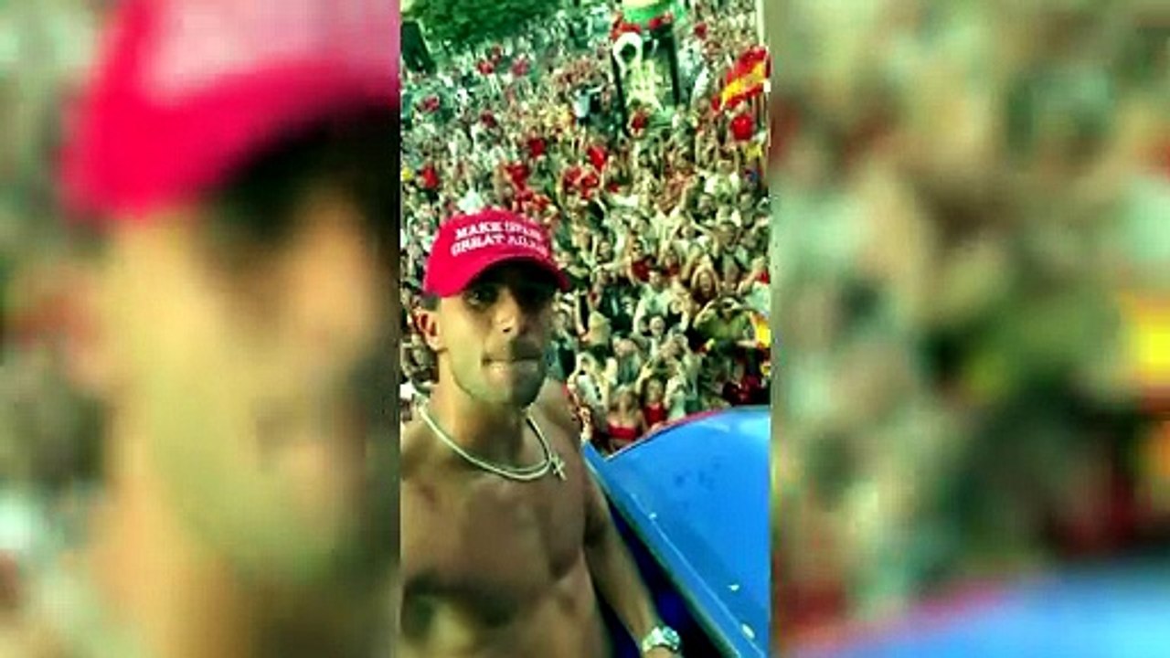 Ferran Torres usó una gorra que decía “Make Spain Great Again” en los festejos de la selección española