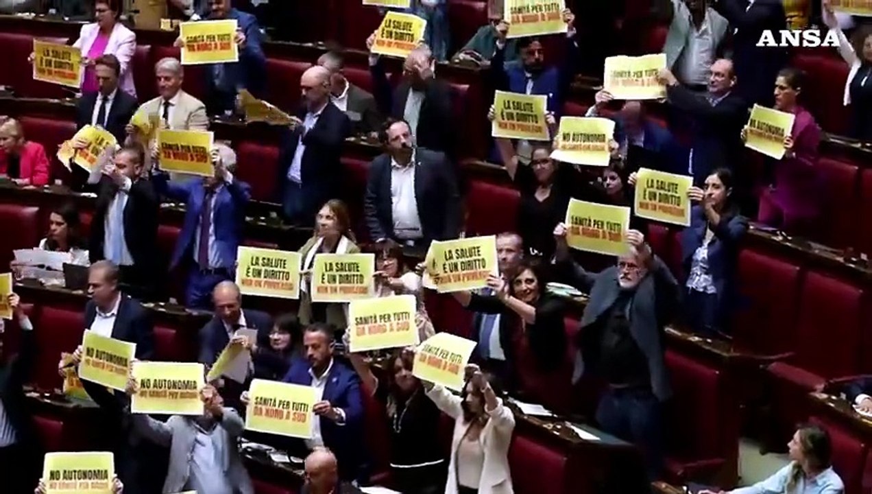 Autonomia, proteste alla Camera contro lo schema d'intesa con la Lombardia