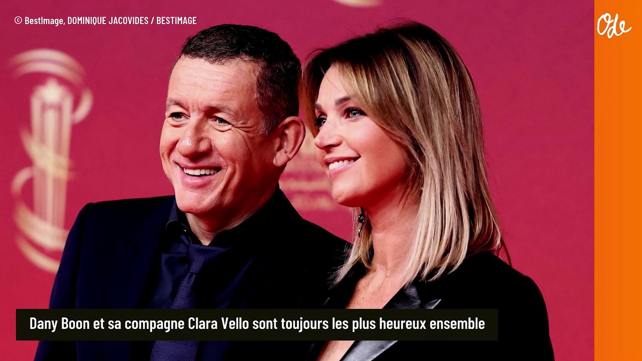 Dany Boon loin de la France avec Clara, de 16 ans sa cadette : le duo prend la pose lors d'un événement incontournable