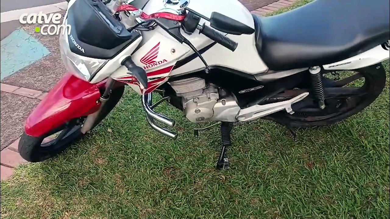Motociclista fica ferido após batida com carro em rotatória de Toledo