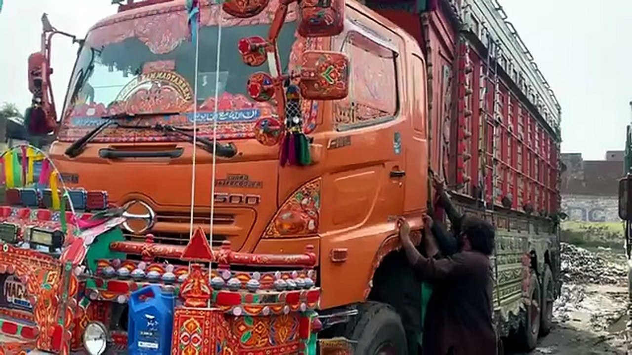 Amazing process of repairing heavy truck radiator in local workshop __ how repair truck radiator
