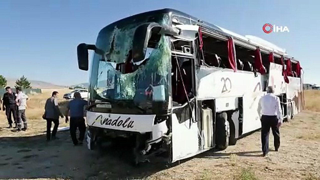 Kütahya’da yolcu otobüsü devrildi: 31 yaralı