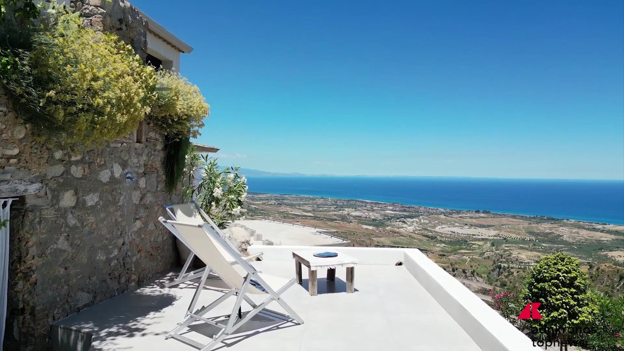 Airbnb, Monica torna in?Calabria?e apre al mondo un borgo affacciato sullo Ionio