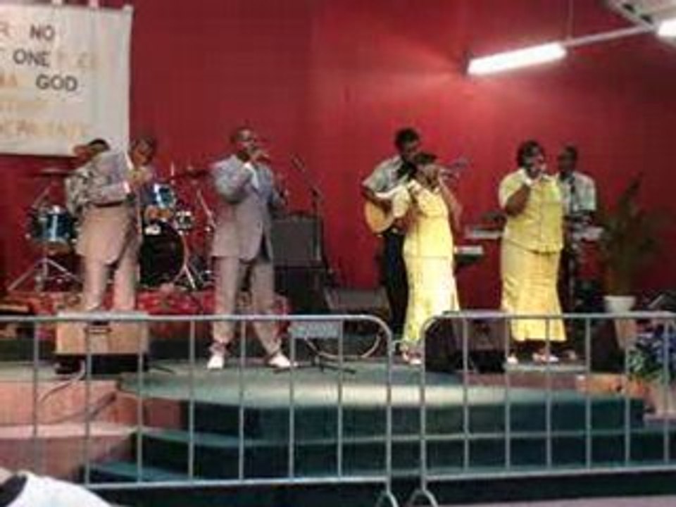 franck mulaja concert dans seyo  yesu