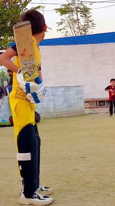 Wowww what a ball googly or up spin? #shorts #young #youngcricket #batting #drive #highlight