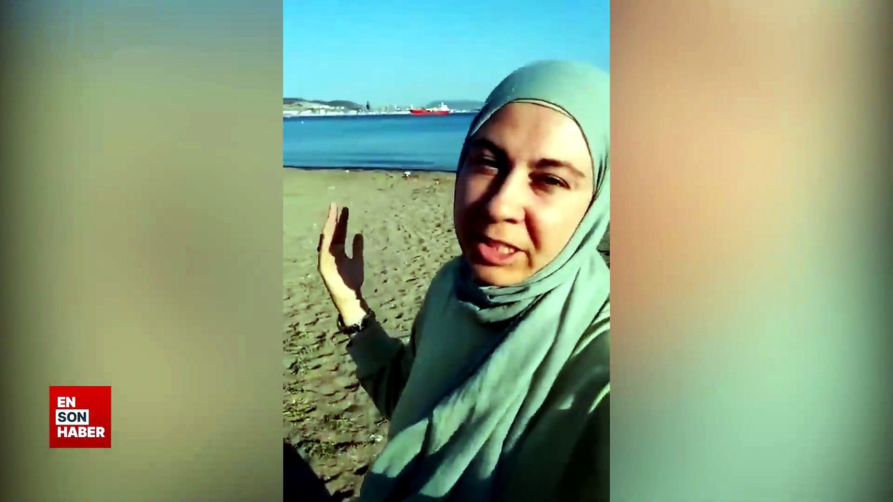 İzmir'de başıboş köpekler sahile dışkılıyor