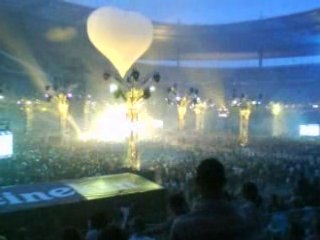 Unighted - entrée dans le stade + never be alone