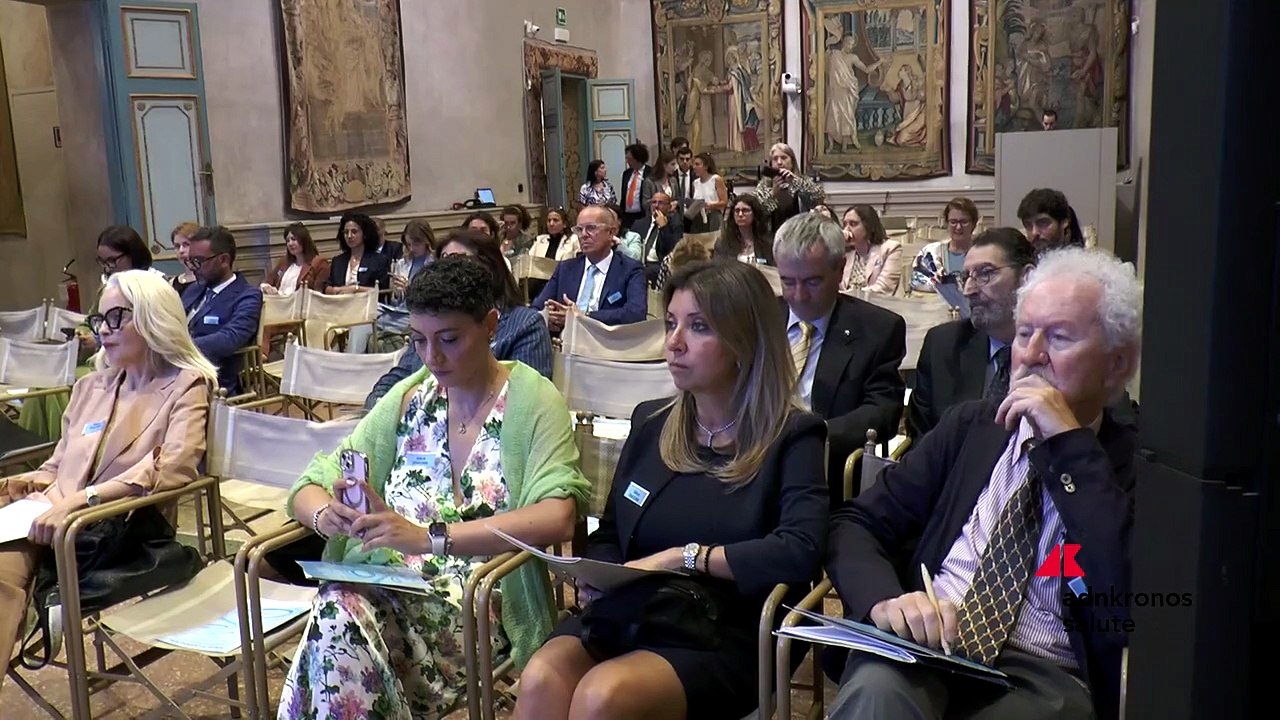 Tumori, Net: esperti, ‘bene nuove terapie ma ripensare modelli di presa in carico e cura'