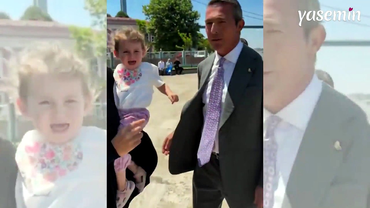 Ali Koç minik taraftarı sevmek istedi! Beklenmedik tepki geldi