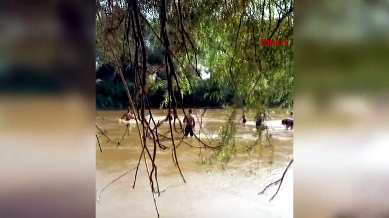 Aydın'da iki kişinin nehir sularında akıntıya kapıldıkları anlar kamerada