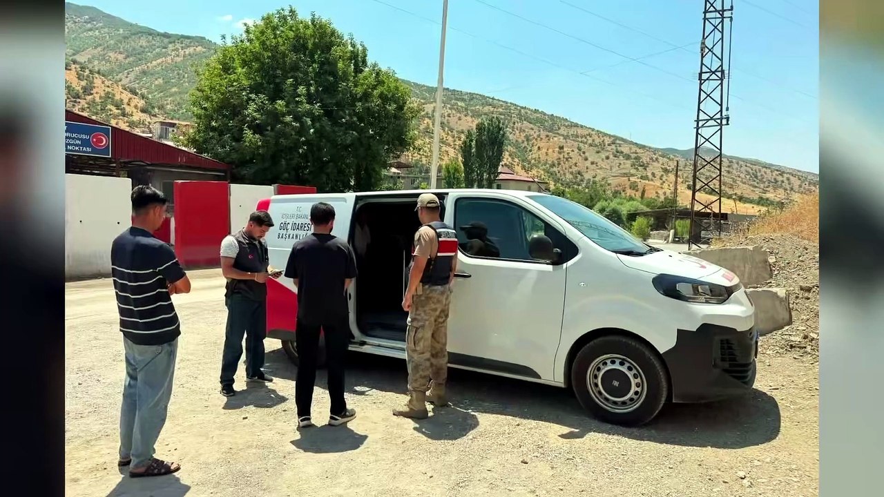 GÖÇMEN KAÇAKÇILARINA BÜYÜK DARBE