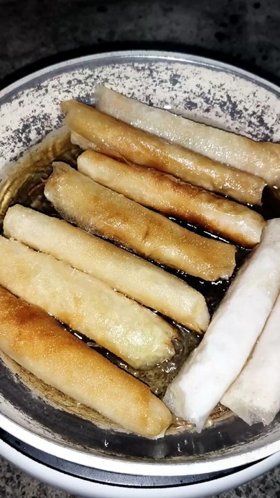 nagluto ug lumpia si mother