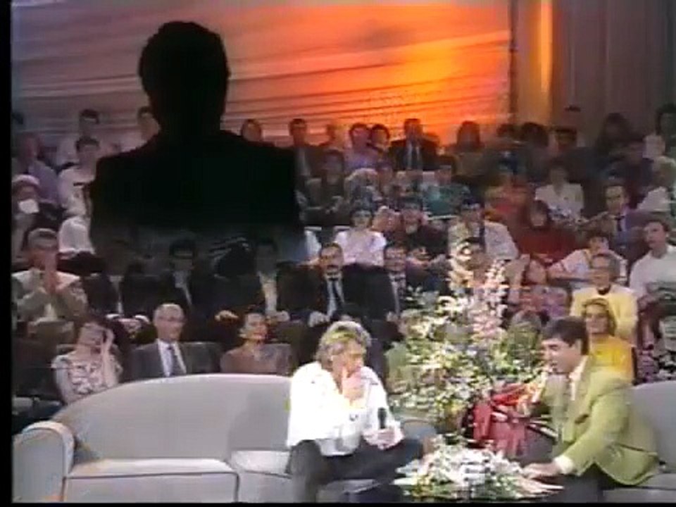 1991 - Johnny Hallyday en interview avec Line Renaud dans Sacrée Soirée sur TF1 (26 Juin)