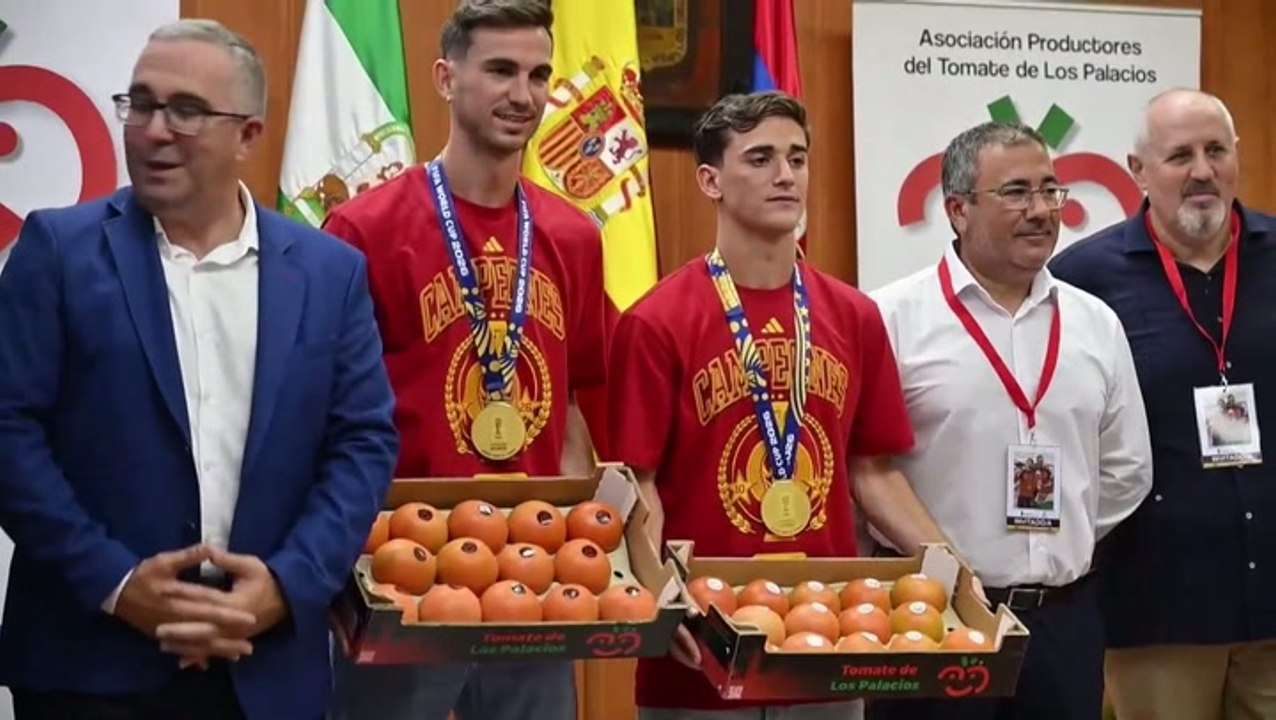 Spain’s World Cup stars rewarded with their bodyweight in tomatoes