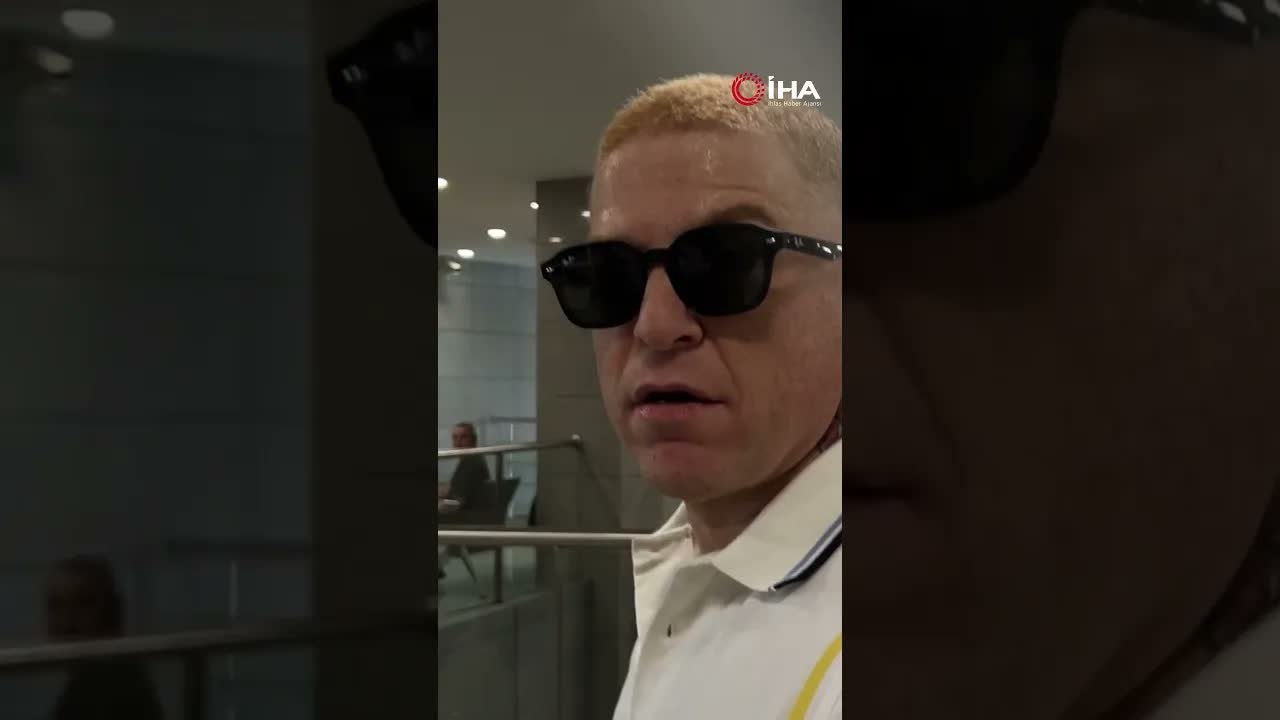 Şarkıcı Gökhan Özoğuz İfade Vermek Üzere Adliyeye Geldi