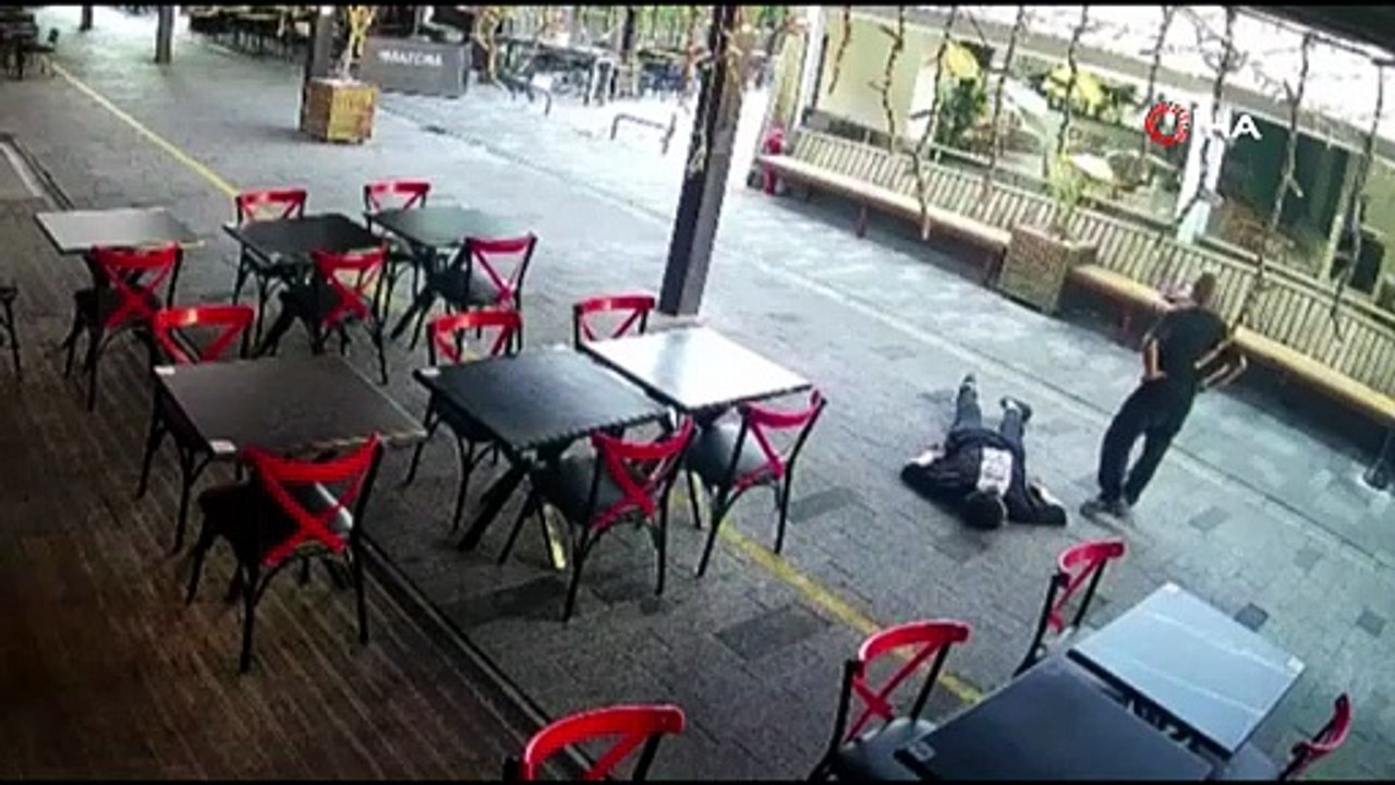 Yardım Eder Gibi Yaptı Parasını Çaldı