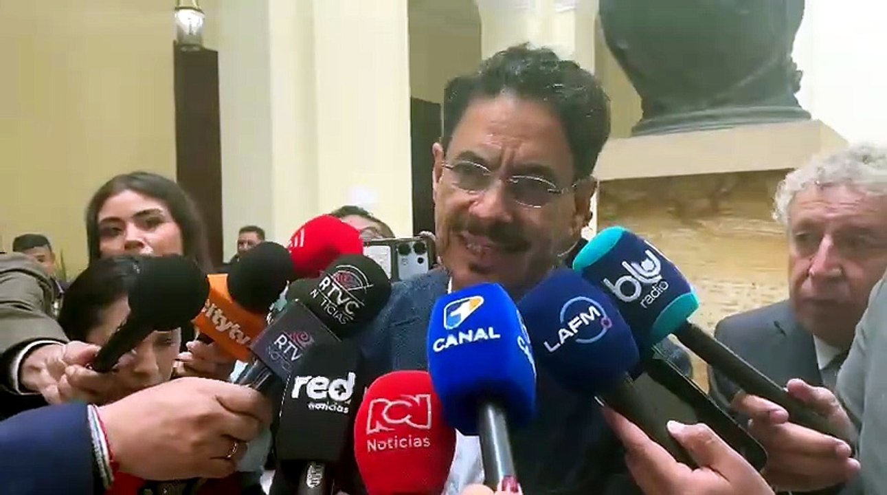 "Es una clara demostración de desobediencia civil": Cepeda sobre no asistir a la posesión