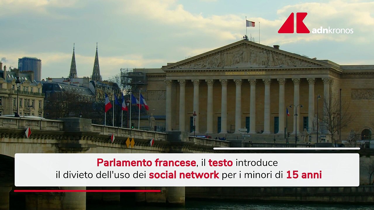 In Francia stop ai social per i minori di 15 anni