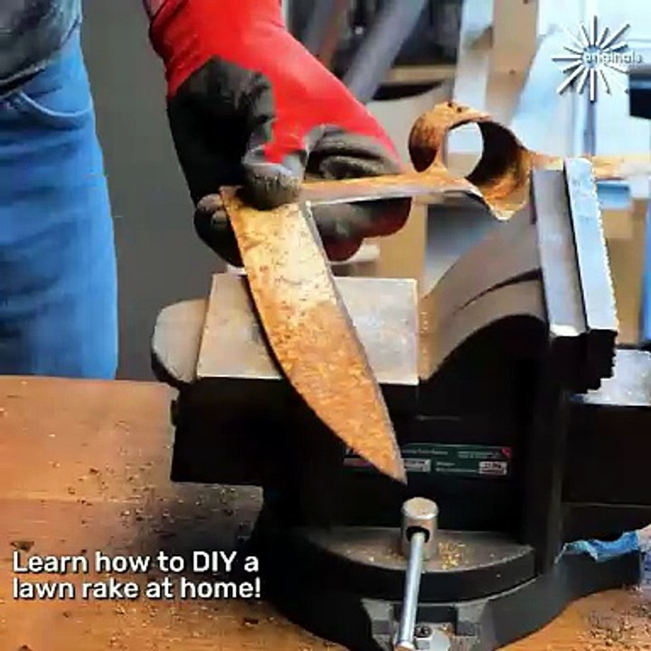 Easy DIY lawn rake from a shovel🌿
