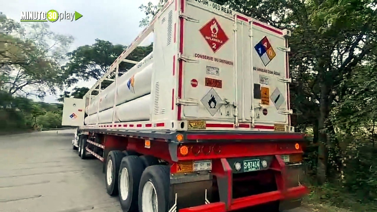Descubren 2,5 toneladas de cocaína ocultas en cilindros de gas en un tractocamión en el Valle del Cauca