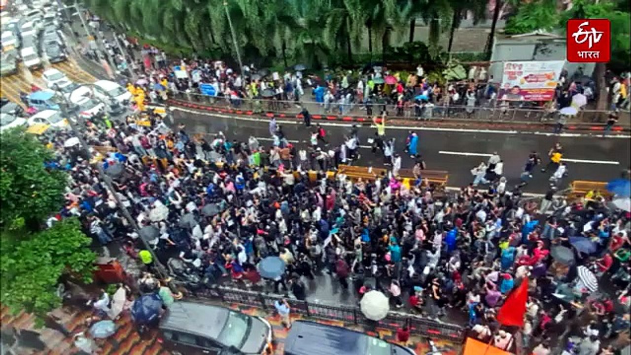 केंद्रसरकार विरोधात दादरमध्ये आंदोलन, तरुणाचा दिसला सागर; ठाकरेंनी घेतली भेट