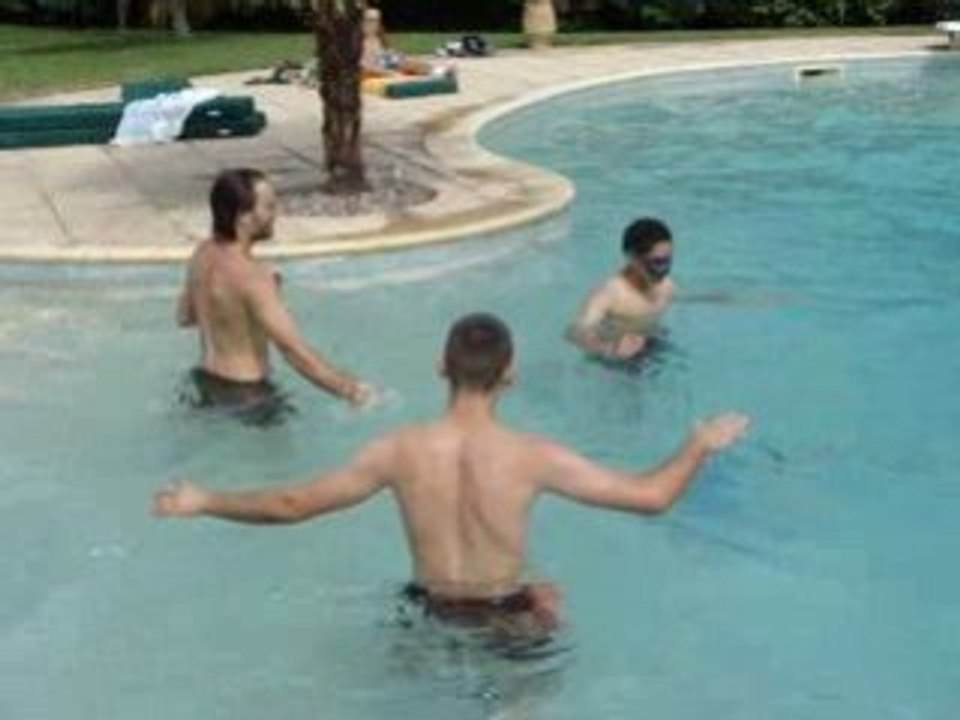 aprem' piscine entre stunteurs 3/4
