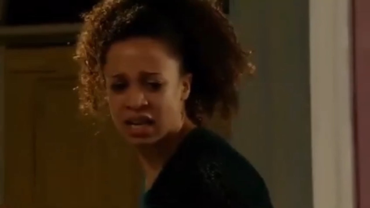Corrie Kirsty Beats Tyrone up 19th December 2012