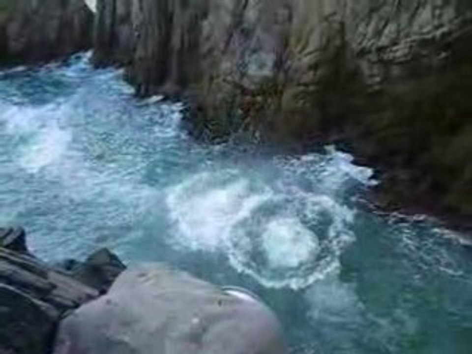 plongeurs dans la crique de la Quebrada -Acapulco- mexique