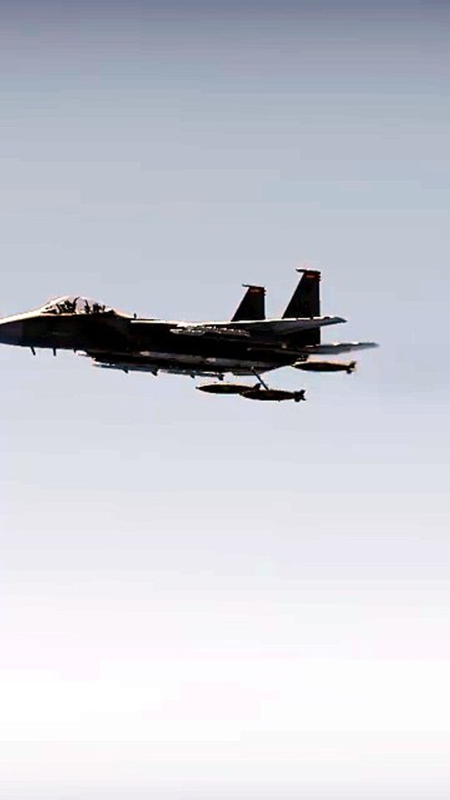 F-15E Strike Eagle vs Aircraft Carrier!