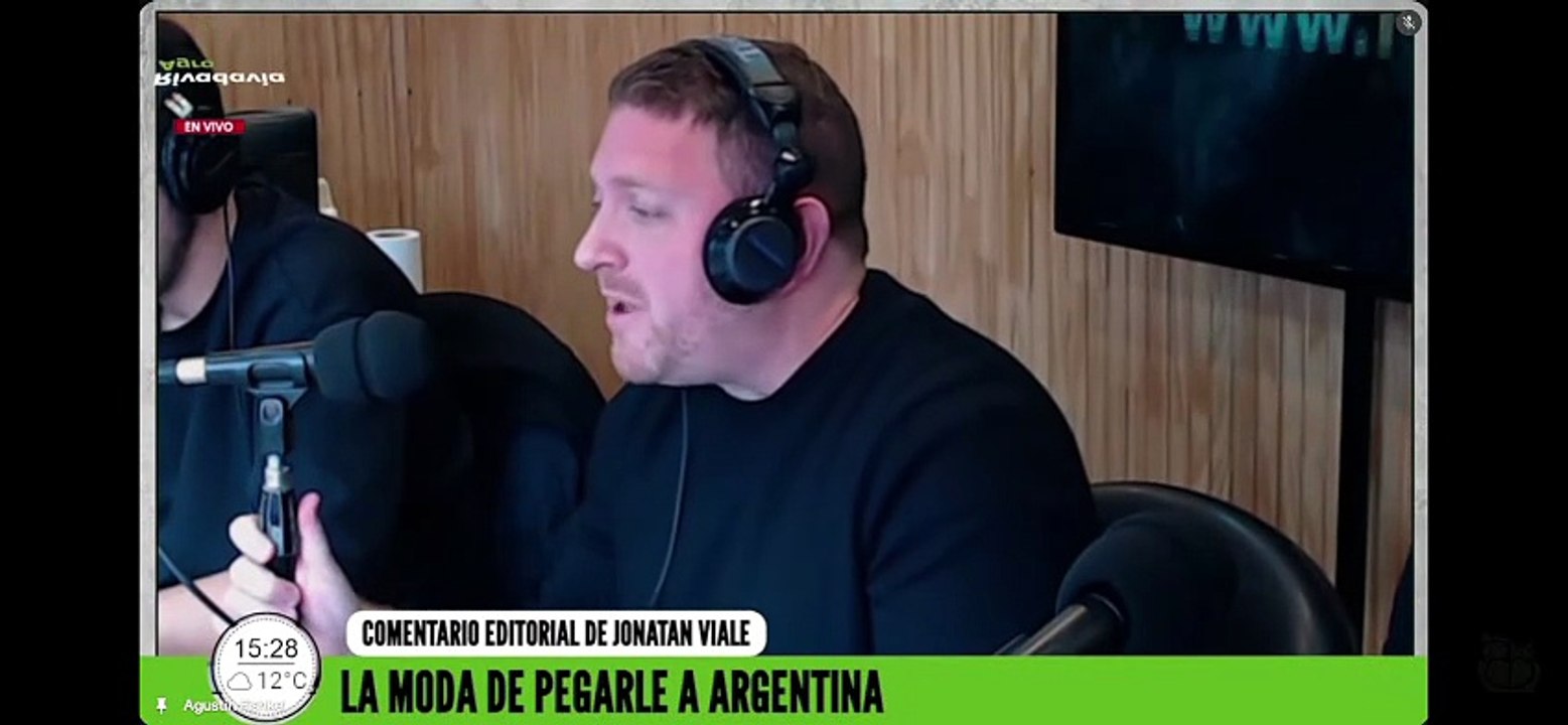 Joni Viale intentó defender a Argentina pero atacó a México en vivo