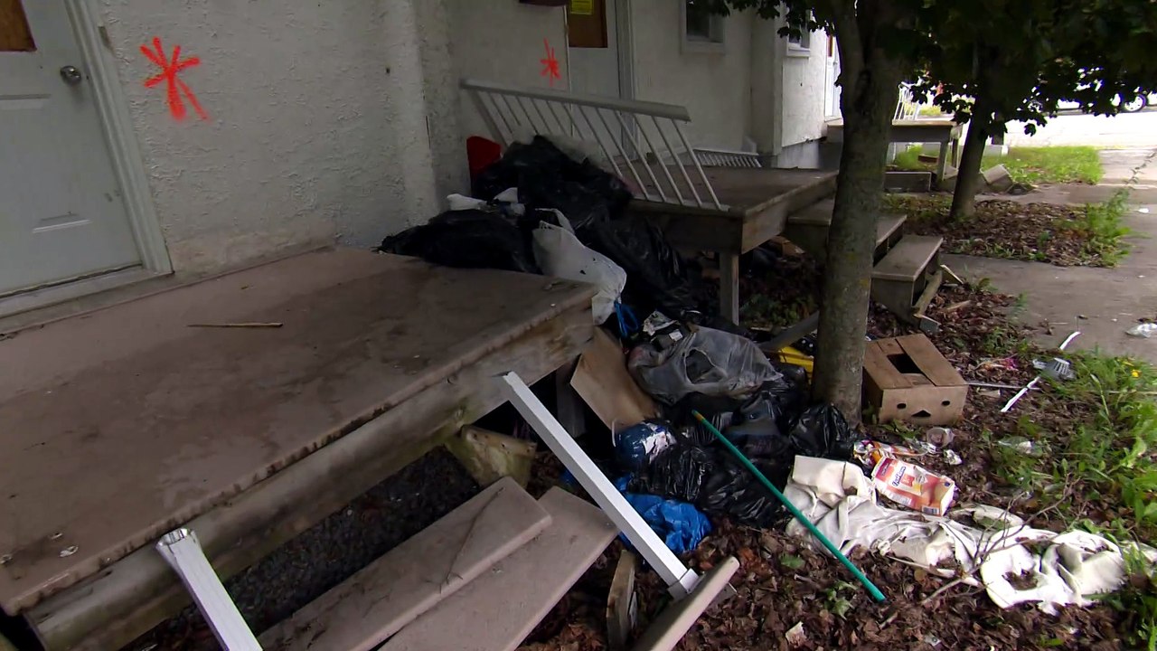 « C'est dégueulasse ! » : le démantèlement des HLM de la rue Bellevue fait réagir