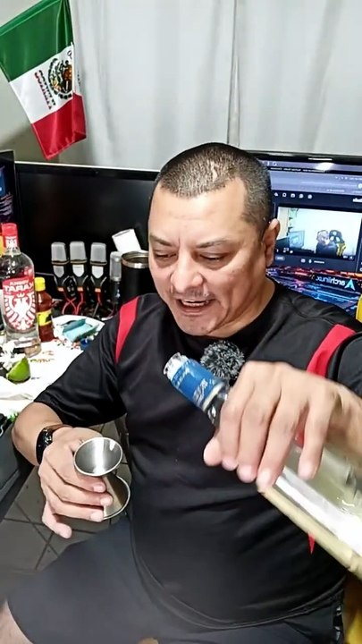 La Anecdota Viral De El Bocinas Dedicada para @BitacoraDigital_BD  En una noche de #Tertulia chat
