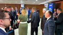 Lavrov recusa responder sobre cessar-fogo, mas elogia: "Belo penteado"