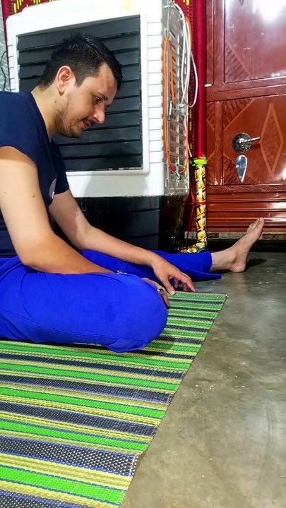 Salar ahmad playing with father inside bed bottom